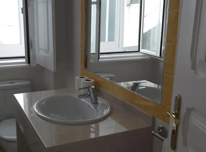 דירה Angola Floor 6 Bedrooms ליסבון