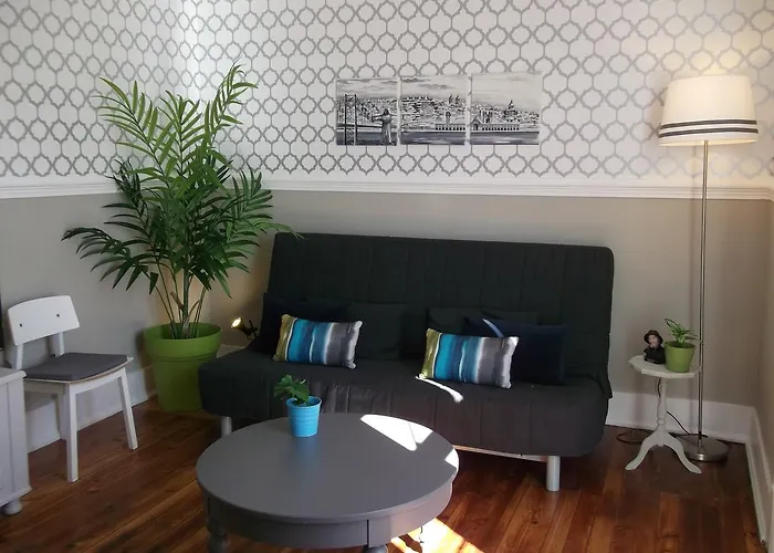 Angola Floor 6 Bedrooms * ליסבון