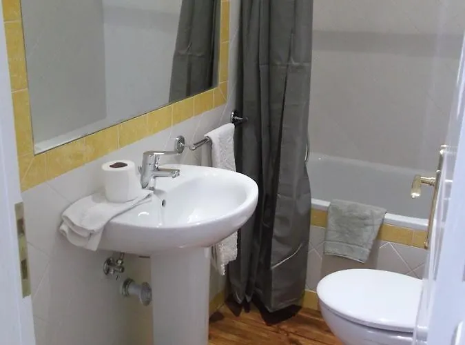 Angola Floor 6 Bedrooms ליסבון